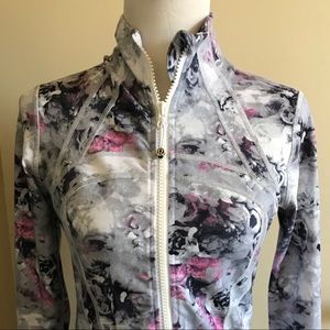 Lululemon Define Jacket
Moody Mirage White Navy 8